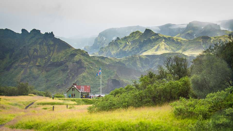6-Day Laugavegur & Fimmvörðuháls Trek in Huts - Icelandic Mountain Guides - Iceland - Image 10