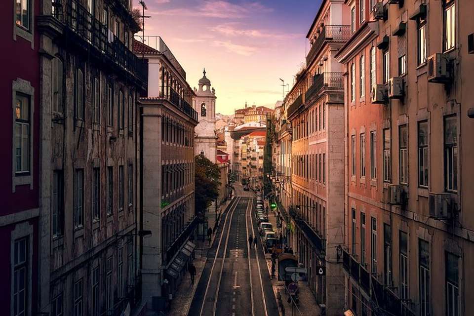 7-day Guided Tour Castilla And Portugal From Madrid (c6060) - Vpt Tours - Spain - Image 5
