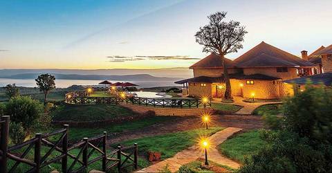 Arusha Wildlife Safaris And Game Drives Tour: 8 Days Deluxe Lodge Safaris: A Tanzania Northern Circuit