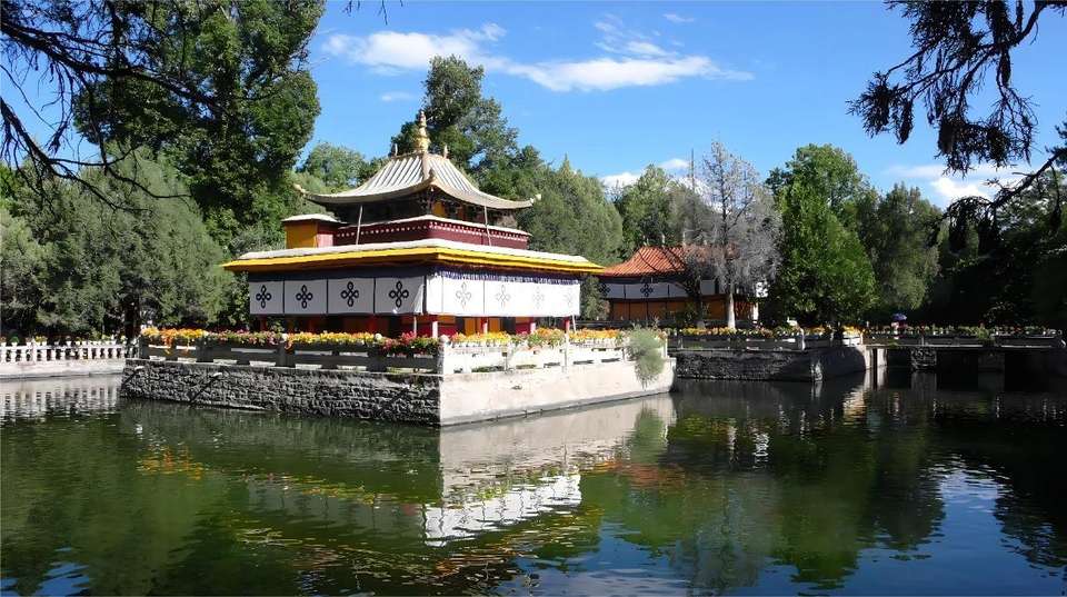 8 Days Lhasa to Everest Base Camp Group Tour - Great Tibet Tour - China - Image 5