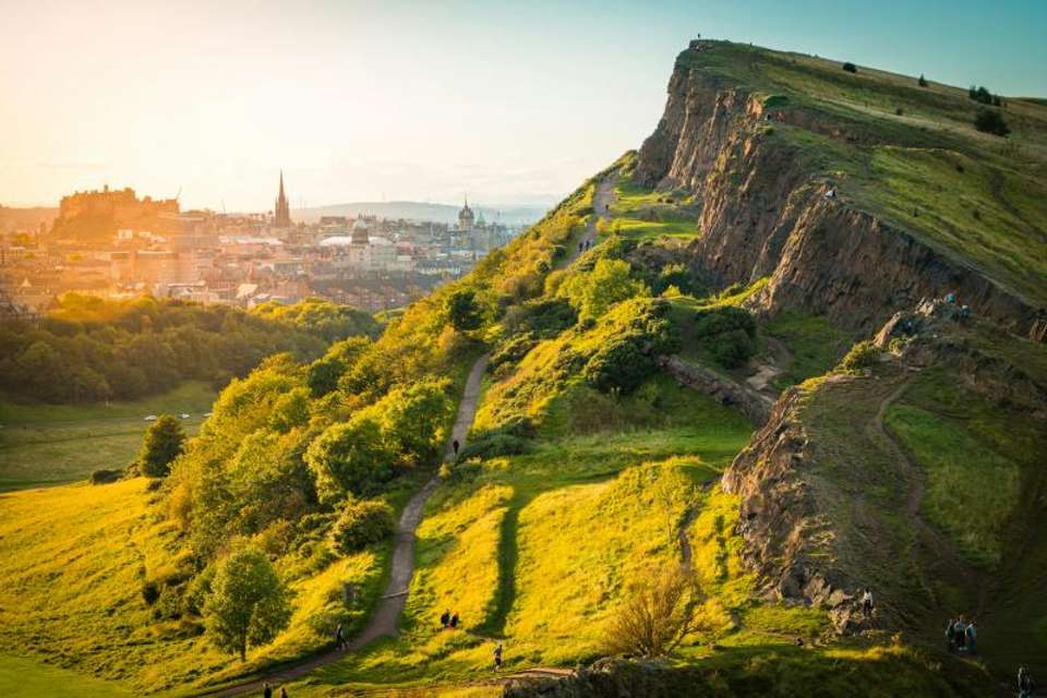 A Classic London & Edinburgh Journey by Train - Omega Tours - England - Image 4