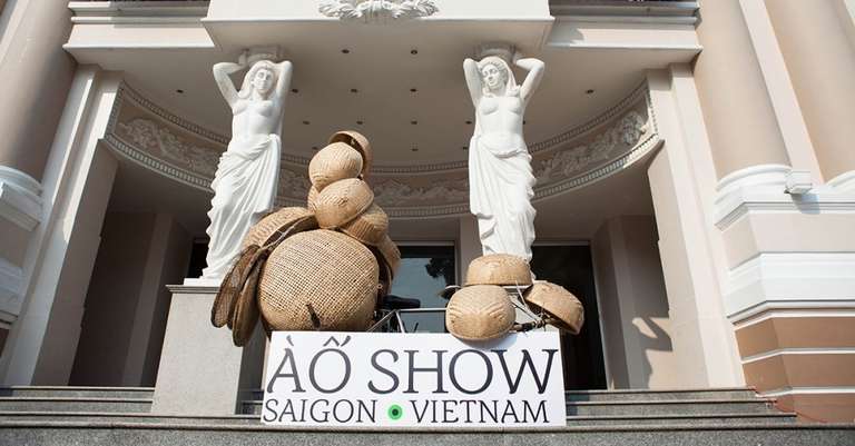 À Ố Show in Saigon trip - alternative tour available