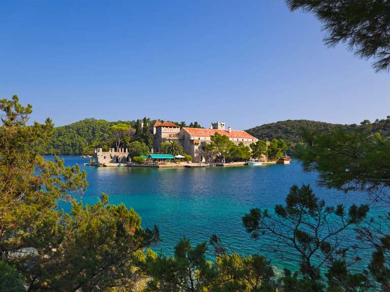 Croatia Sailing, yachting and motor boating Tour: Adriatic Explorer from Dubrovnik Premium Plus - 8 days