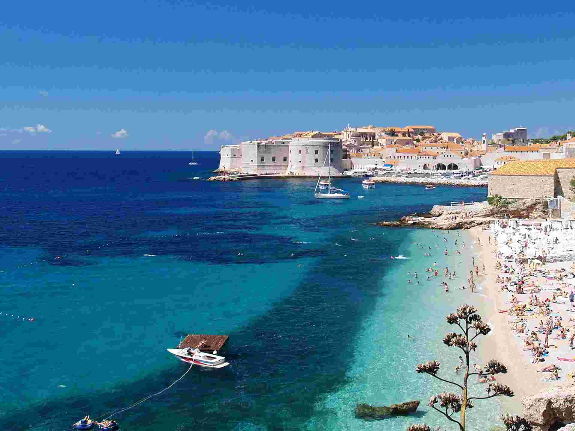 Adriatic Islands & Lakes (Deluxe Superior) - 10 days 