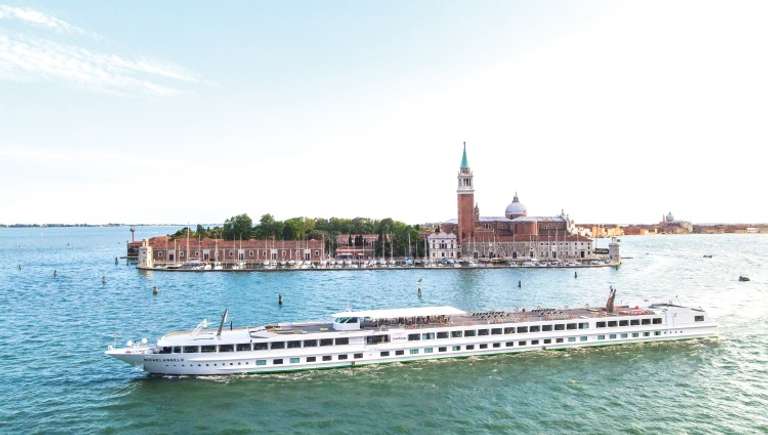 Advent Lights, a cruise through the heart of Venice's Christmas markets and its lagoon (port-to-port cruise) trip - alternative tour available