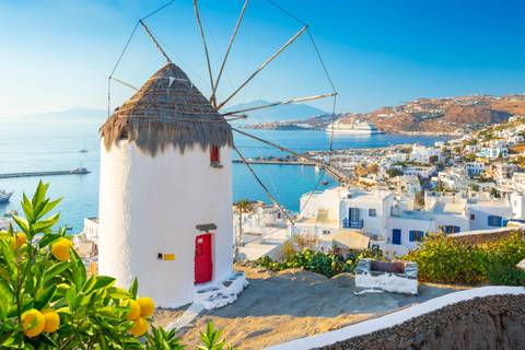 Younger Travelers Tours: Aegean Greece: Athens, Mykonos, Paros, Naxos & Santorini