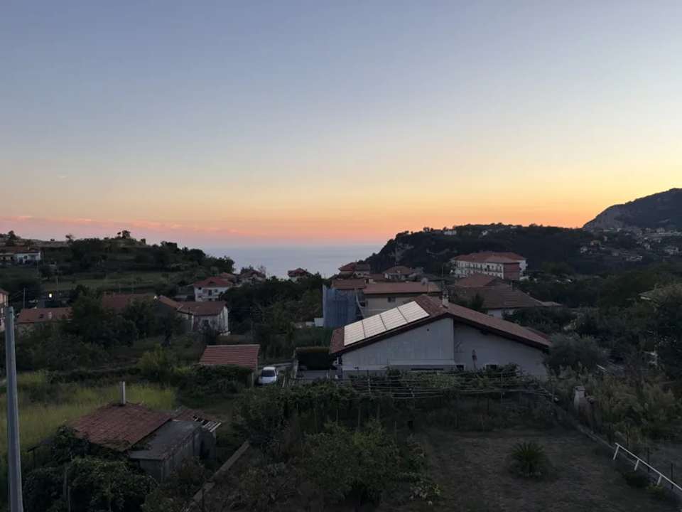 Image 4 of 24
