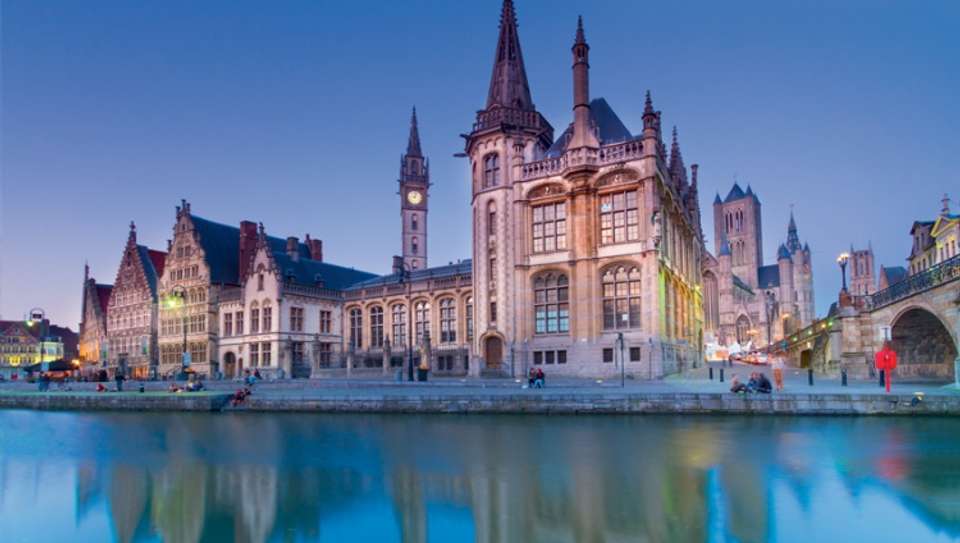 An Enchanting Christmas Getaway between Ghent and Bruges (port-to-port cruise) - Croisieurope - France - Image 2