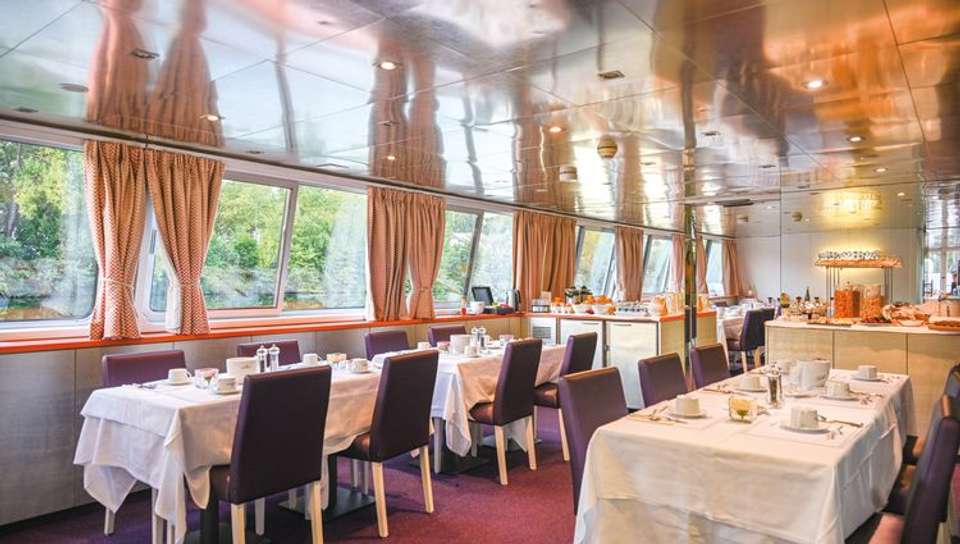 An Enchanting Christmas Getaway between Ghent and Bruges (port-to-port cruise) - Croisieurope - France - Image 4