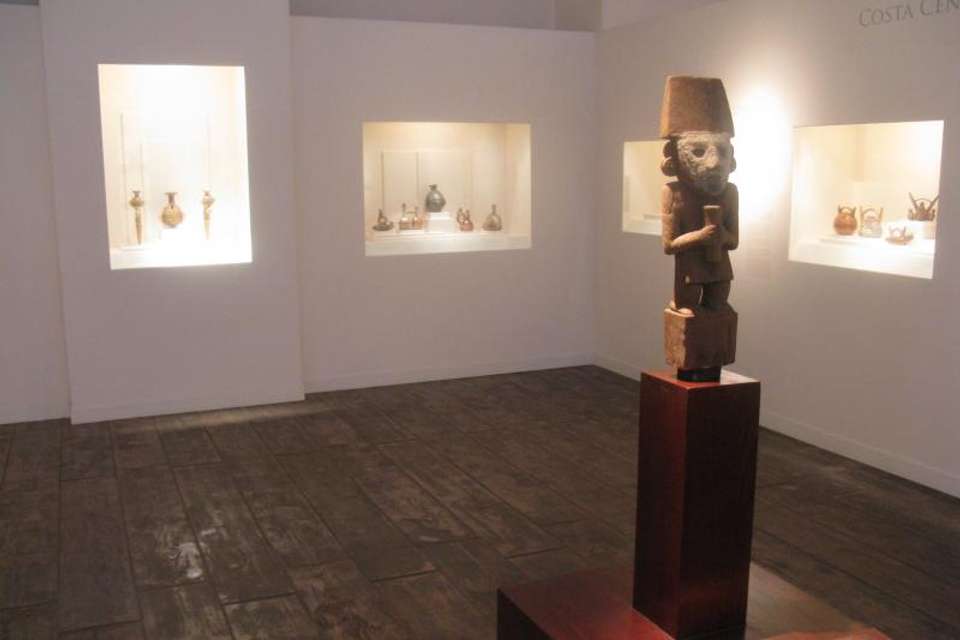 Larco Museum Night Tour with gourmet dinner - Tangol Tours - Peru - Image 1