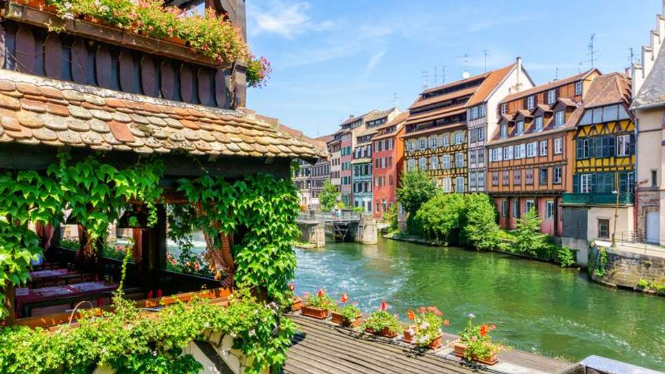 An exceptional cruise through the most beautiful regions of three different countries (port-to-port cruise) - Tweet World Travel - France - Image 3