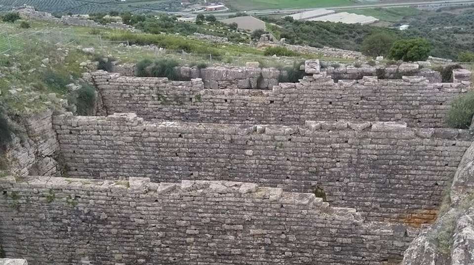Ancient Plevrona and Oiniades Full Day Tour - Theodores Travel - Greece - Image 2