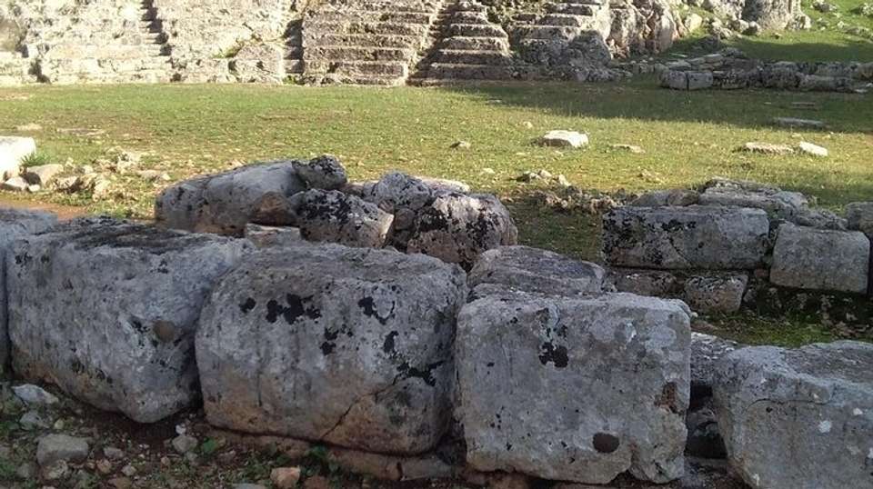 Ancient Plevrona and Oiniades Full Day Tour - Theodores Travel - Greece - Image 9