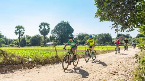 Cultural, Religious And Historic Sites Tour: Angkor To The Beach Premiere Bike Tour