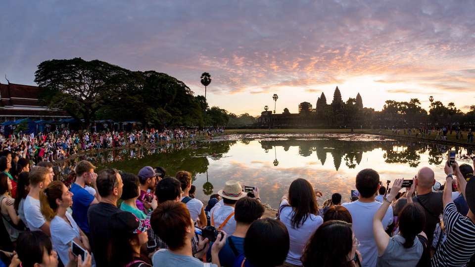 Angkor Wat Sunrise Tour - Small Group - V Happy Travel - Cambodia - Image 2