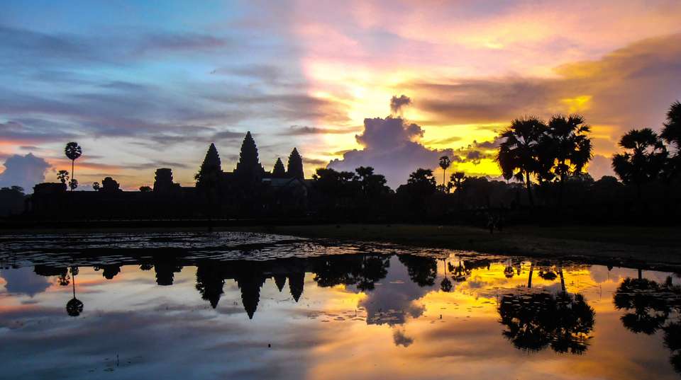 Angkor Wat Sunrise Tour - Small Group - V Happy Travel - Cambodia - Image 8