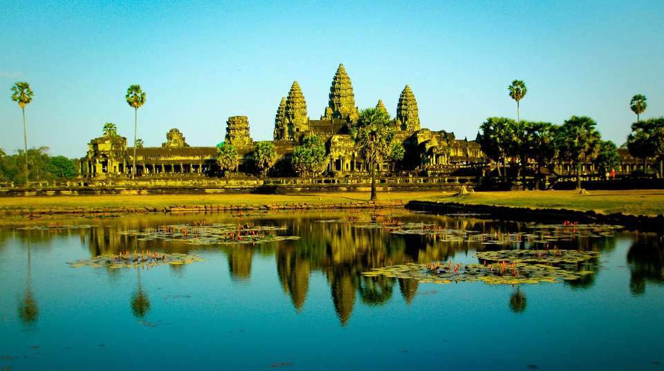 Angkor Wat Tour - Balloon Ride - Khmer Lunch - Green Era Travel - Cambodia - Image 1