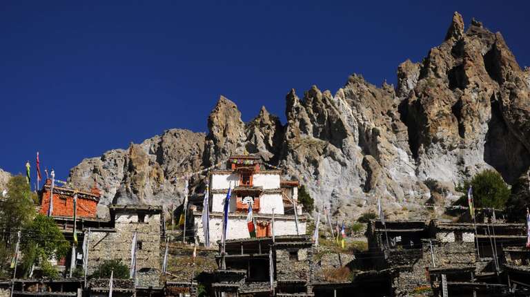 Annapurna Circuit Trek trip - alternative tour available