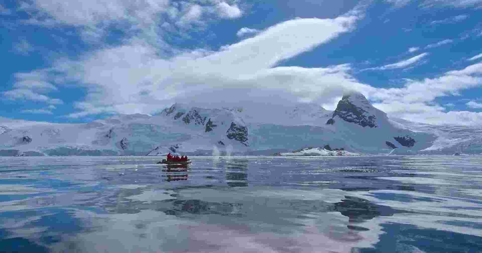 Antarctic Circle - M/V Ocean Victory