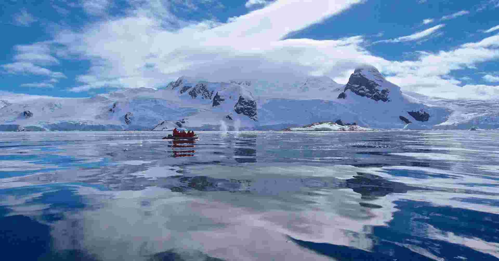 Antarctic Circle - M/V Ushuaia