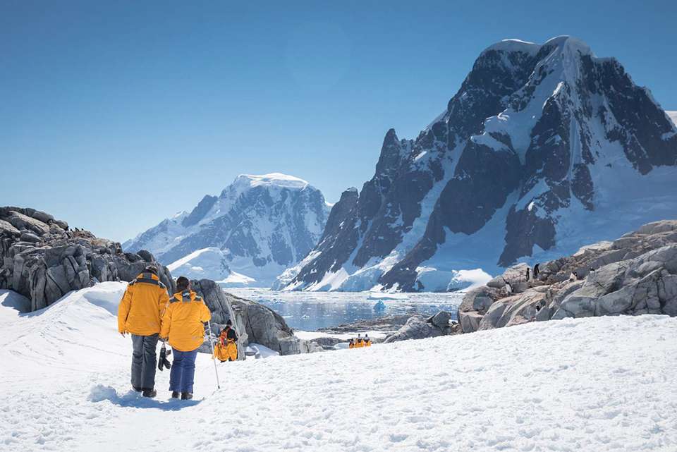 Antarctic Explorer: Discovering the 7th Continent - undefined - Image 10