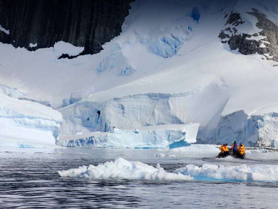 Antarctic Explorer: Discovering the 7th Continent (World Voyager) - Exodus Adventure Travels - Argentina - Image 11