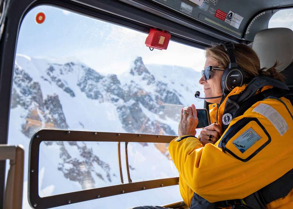 Antarctica By Helicopter: Icebergs, Mountains and Remote Lands - Quark Expeditions - Argentina - Image 4