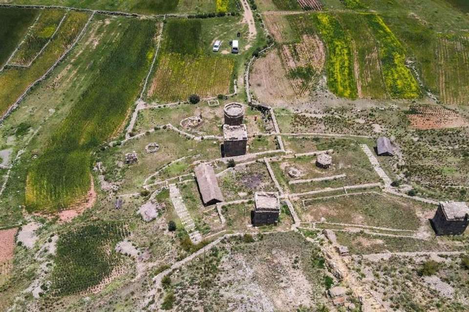 Aramu Muro and Cemetery of Molloco - Tangol Tours - Peru - Image 5