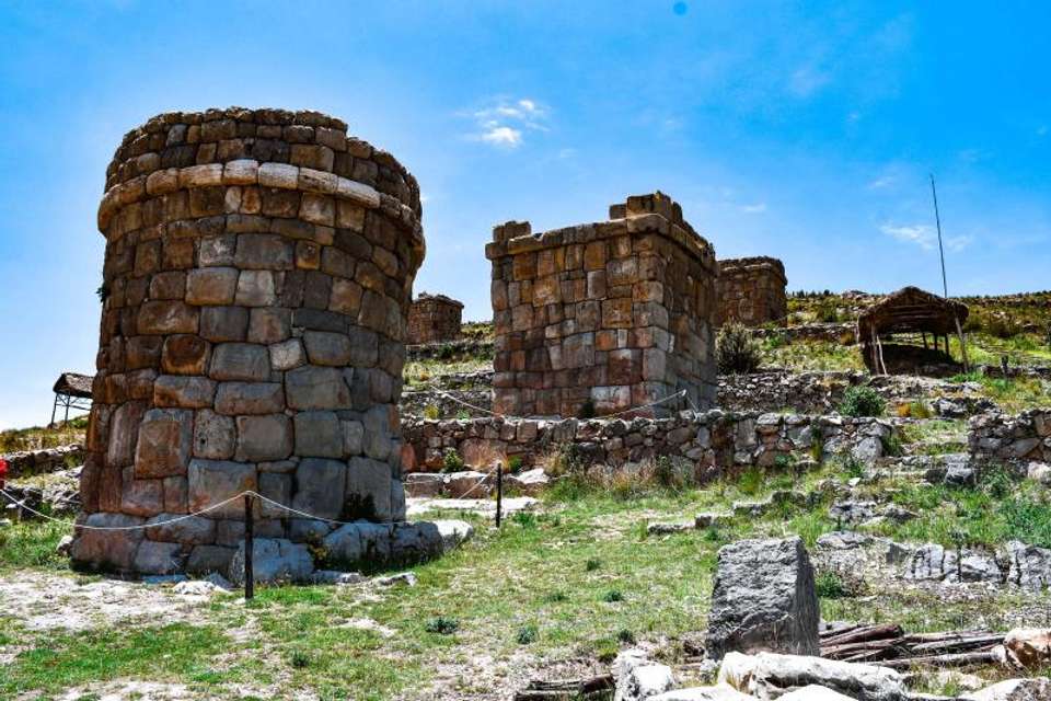 Aramu Muro and Cemetery of Molloco - Tangol Tours - Peru - Image 9