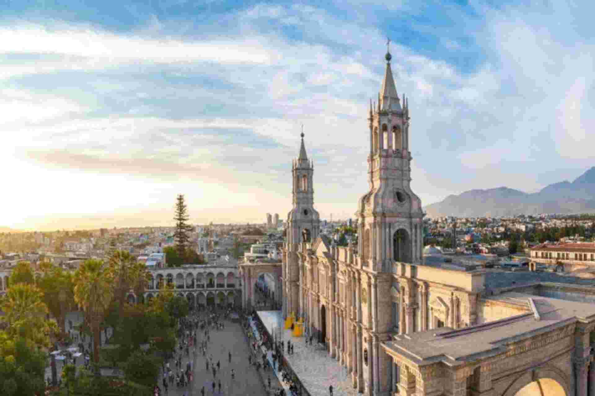 Arequipa Walking Tour and Santa Catalina Monastery