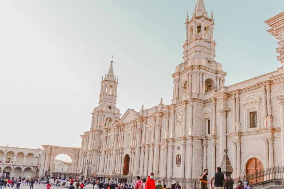Arequipa Walking Tour with Santa Catalina Monastery - No Entrance Fees - Tangol Tours - Peru - Image 3