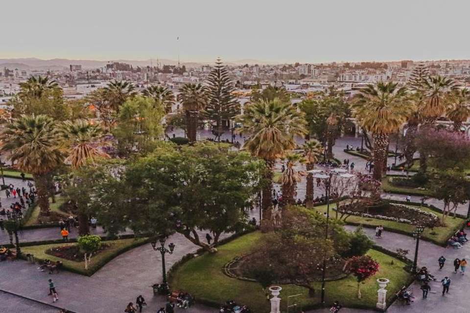 Arequipa Walking Tour with Santa Catalina Monastery - No Entrance Fees - Tangol Tours - Peru - Image 4