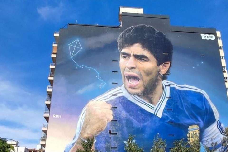 Argentine Football Legends Graffiti Tour: Messi & Maradona - Tangol Tours - Argentina - Image 2