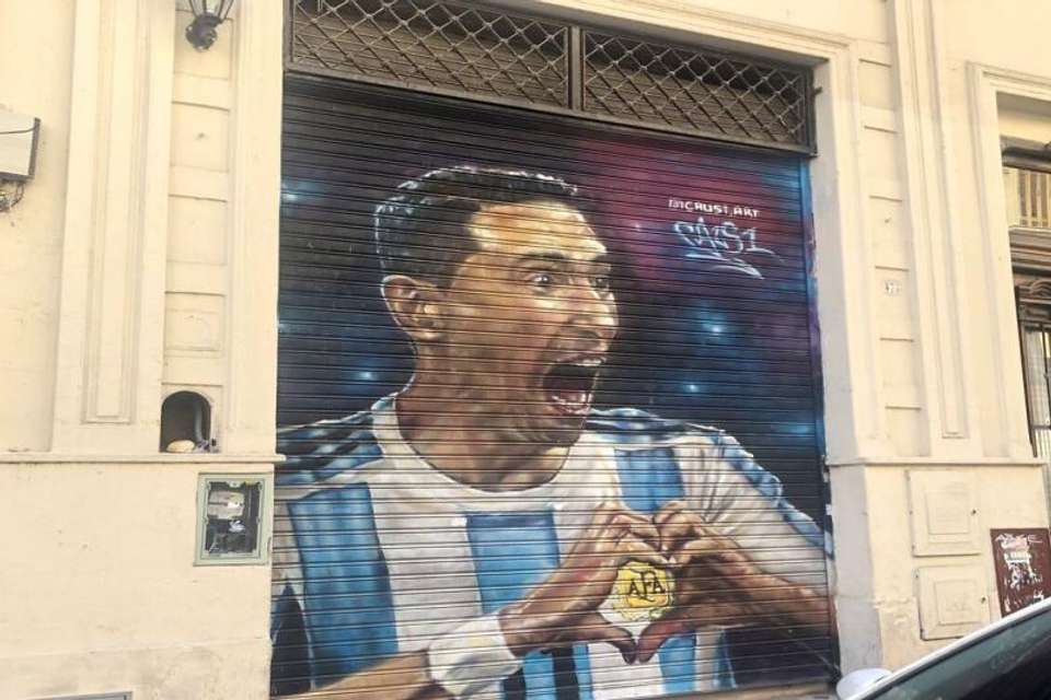 Argentine Football Legends Graffiti Tour: Messi & Maradona - Tangol Tours - Argentina - Image 3