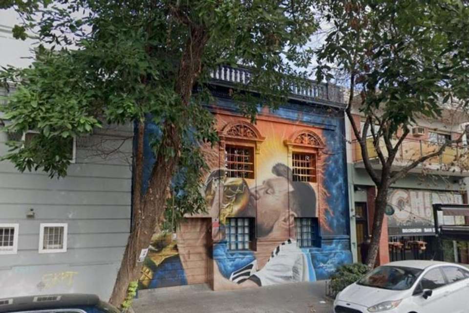 Argentine Football Legends Graffiti Tour: Messi & Maradona - Tangol Tours - Argentina - Image 5