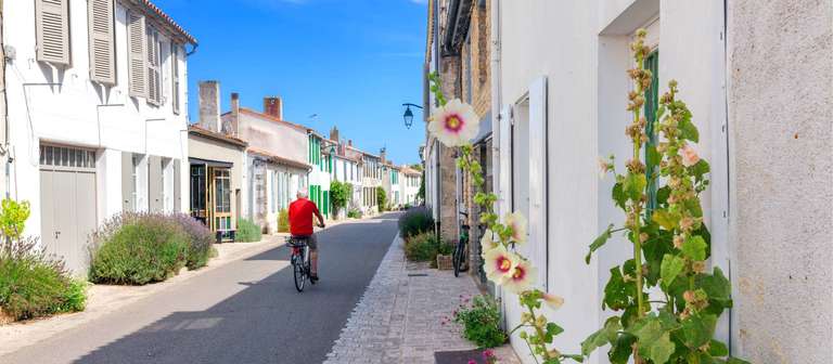 Atlantic Coast Cycle -  Nantes to La Rochelle trip - alternative tour available