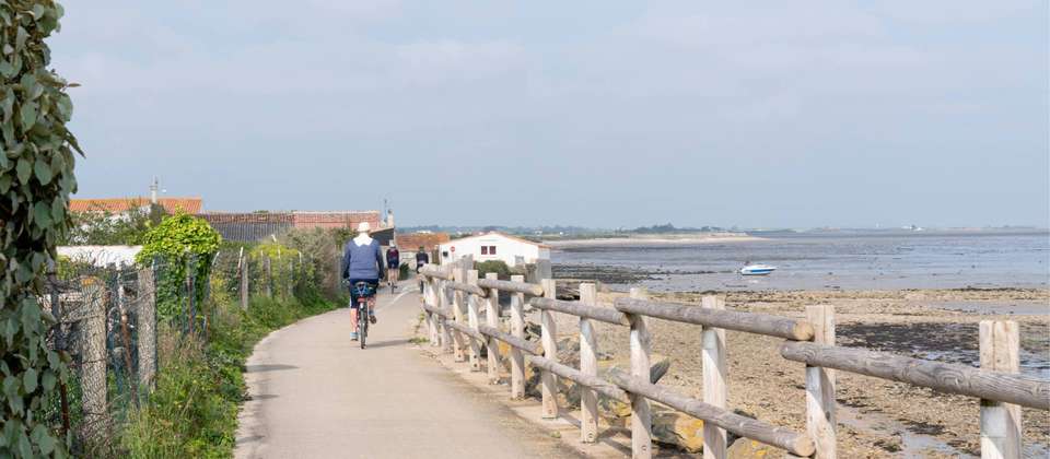 Atlantic Coast Cycle -  Nantes to La Rochelle - Utracks - France