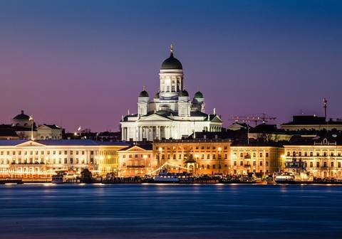 Finland Group Tours: Aurora Borealis Glass Igloo