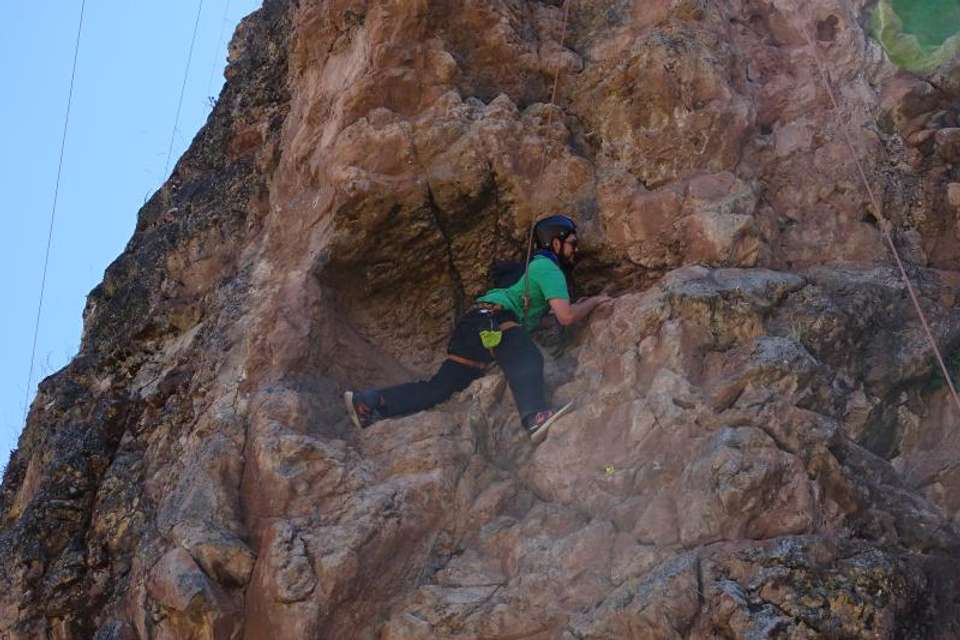 Balcony of the Devil Rock Climbing from Cusco - Tangol Tours - Peru - Image 2