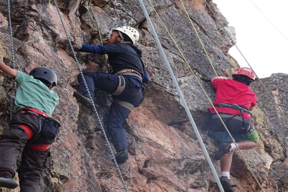 Balcony of the Devil Rock Climbing from Cusco - Tangol Tours - Peru - Image 4