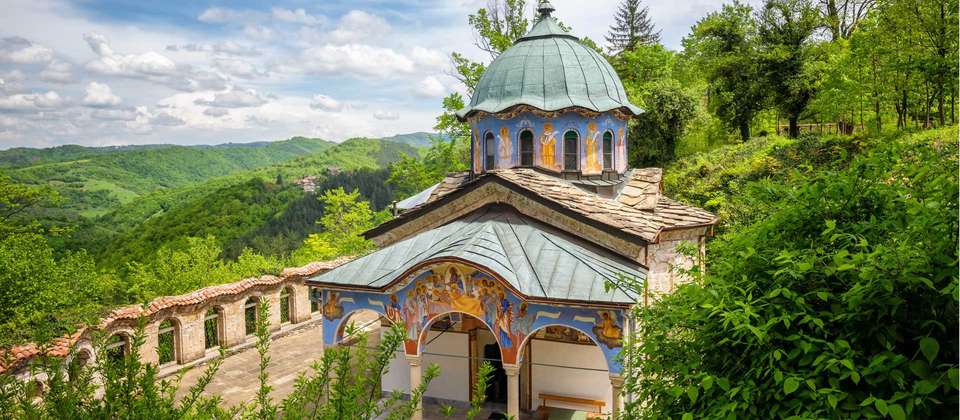 Balkan Mountains Guided Cycle - Utracks - Bulgaria