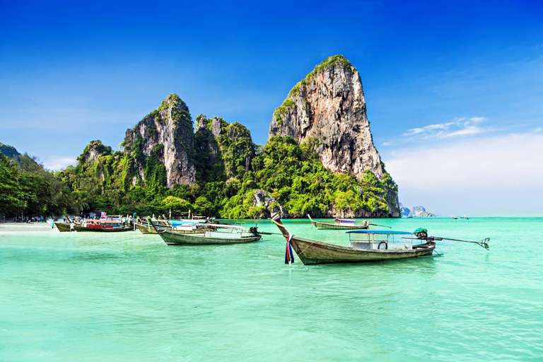Bangkok, Golden Triangle & Phuket Deluxe With Domestic Flights Included trip - alternative tour available