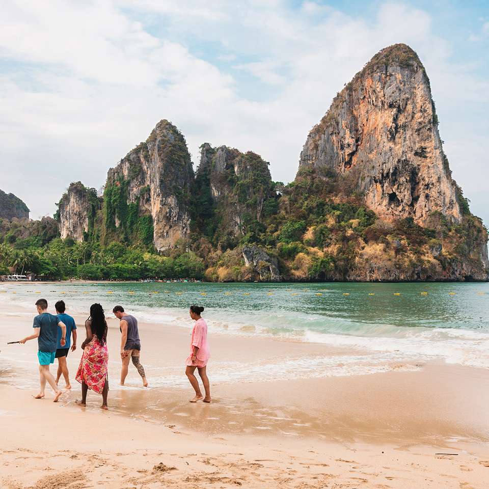 Bangkok to Singapore Adventure - Contiki - Thailand - Image 7