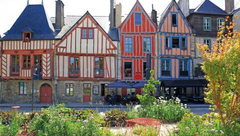 France Eco Tours: Beautiful Brittany And Royal Opulence In The Loire (port-to-port Cruise)