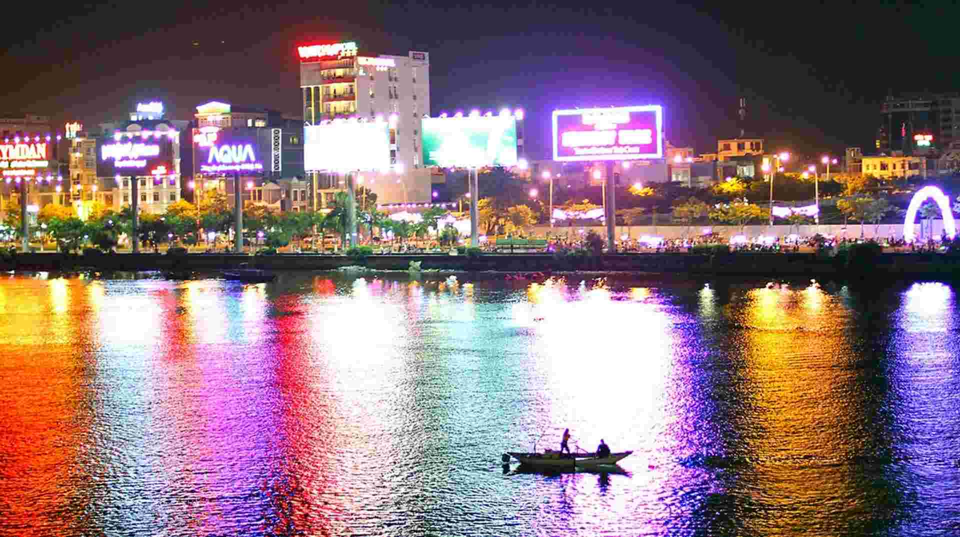Beautiful Da Nang at Night - 5 Hours Private Tour