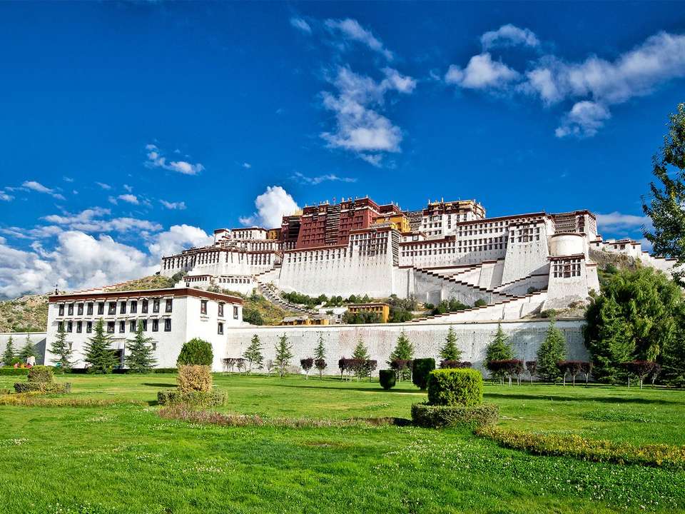 Beijing, Xiâ€™an, Lhasa & Shanghai (4-5 Star) - 13 days - On The Go Tours - China - Image 7