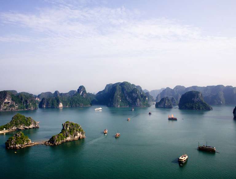 Halong Bay Explorer Tour: Best of Vietnam (Partially Guided) - 13 days