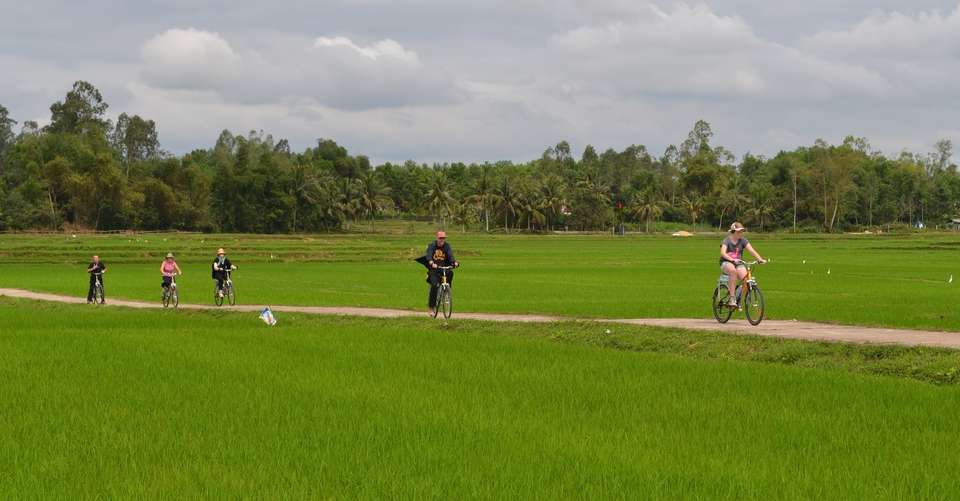 Bicycling Adventure in Traditionel Vietnam - Heaven & Earth Tours - Vietnam - Image 2