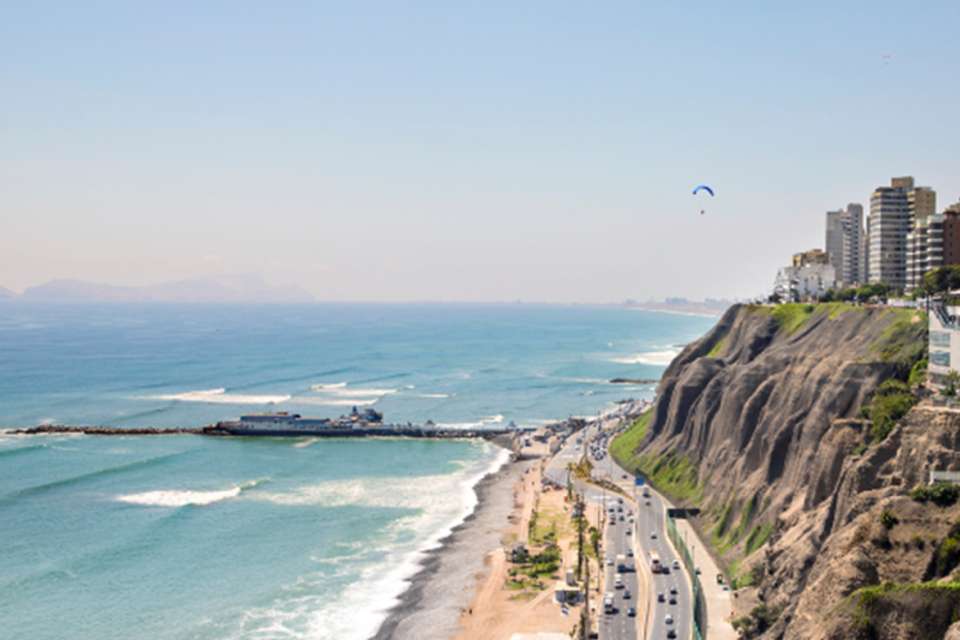 Bike Tour and Surf Lessons in Lima - Tangol Tours - Peru - Image 9