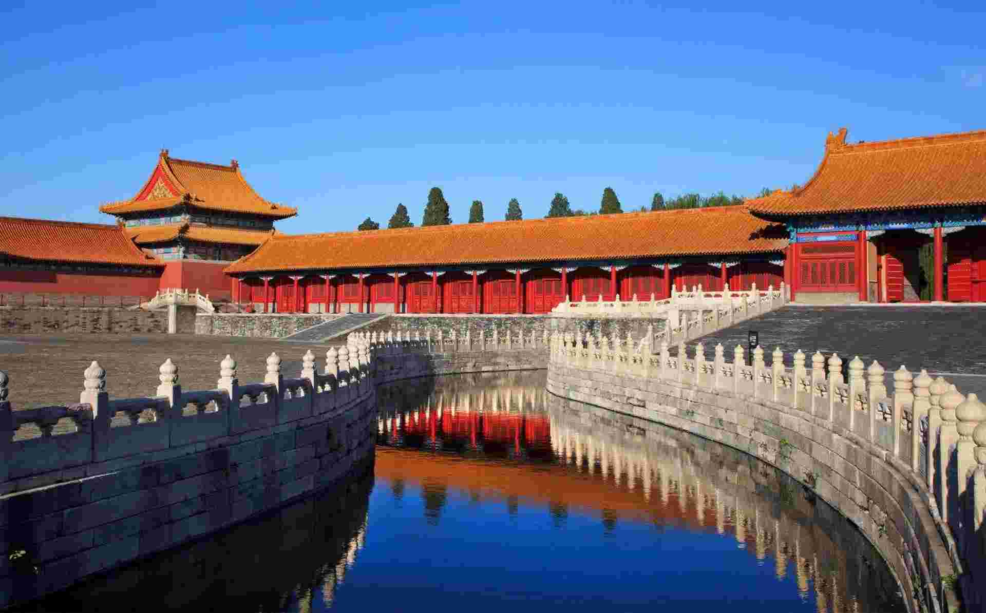 Blue Dragon Of China, Spanish-speaking Guide, Private Tour